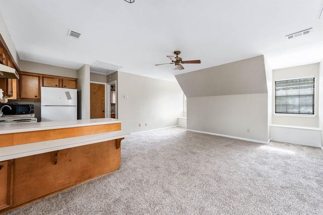 2245 N Austin Avenue, Pearland, TX 77581