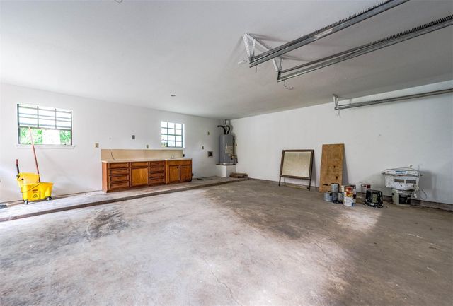 2245 N Austin Avenue, Pearland, TX 77581