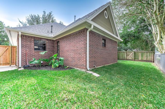 2245 N Austin Avenue, Pearland, TX 77581