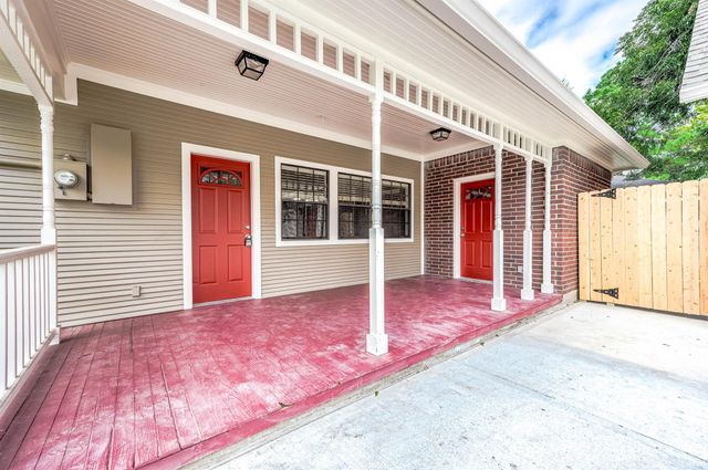 2245 N Austin Avenue, Pearland, TX 77581