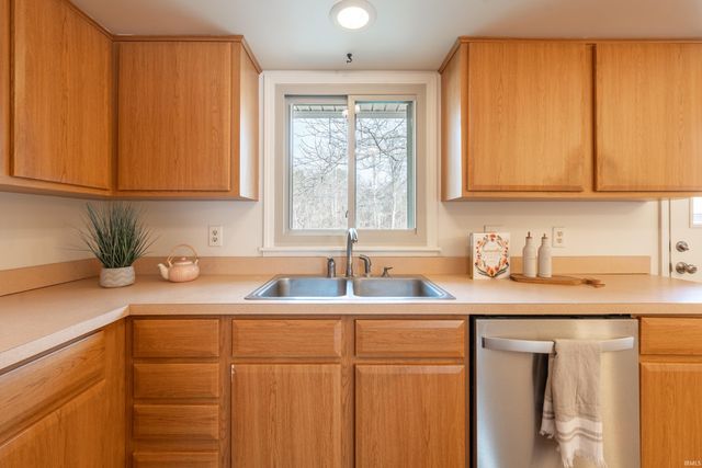 915 N Plymouth Road, Bloomington, IN 47408