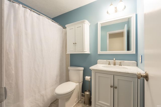 915 N Plymouth Road, Bloomington, IN 47408