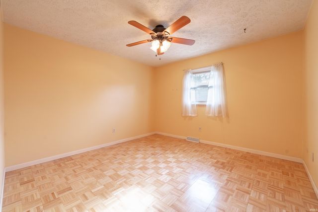 915 N Plymouth Road, Bloomington, IN 47408