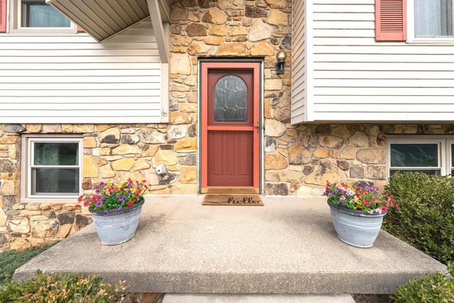 915 N Plymouth Road, Bloomington, IN 47408