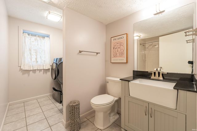 915 N Plymouth Road, Bloomington, IN 47408