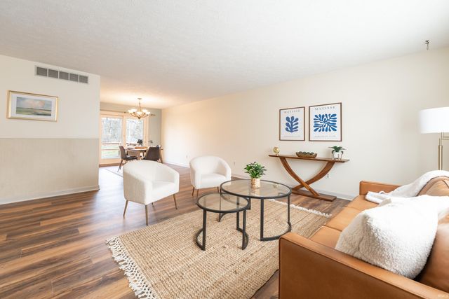 915 N Plymouth Road, Bloomington, IN 47408