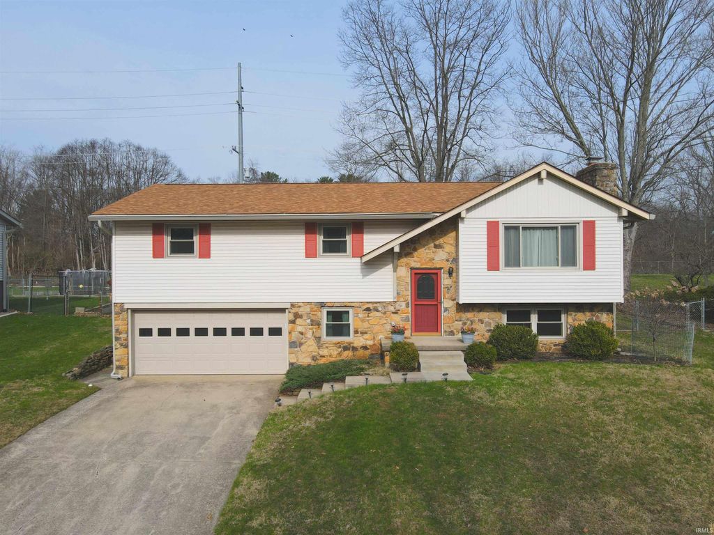 915 N Plymouth Road, Bloomington, IN 47408