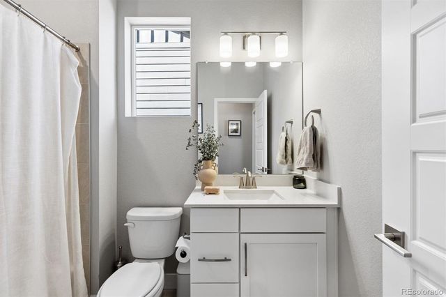 9750 Banner Peak Street, Littleton, CO 80125