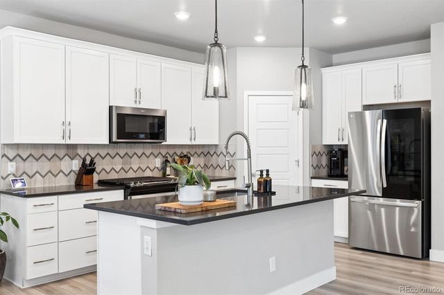 9750 Banner Peak Street, Littleton, CO 80125