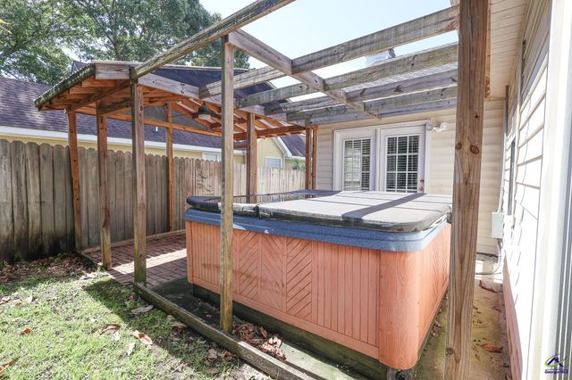 141 Carriage Hill Drive, Warner Robins, GA 31088