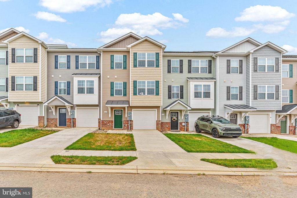 147 OLGA DR, Martinsburg, WV 25403