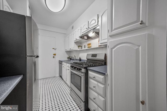 4201 CATHEDRAL AVE NW #303E, Washington, DC 20016