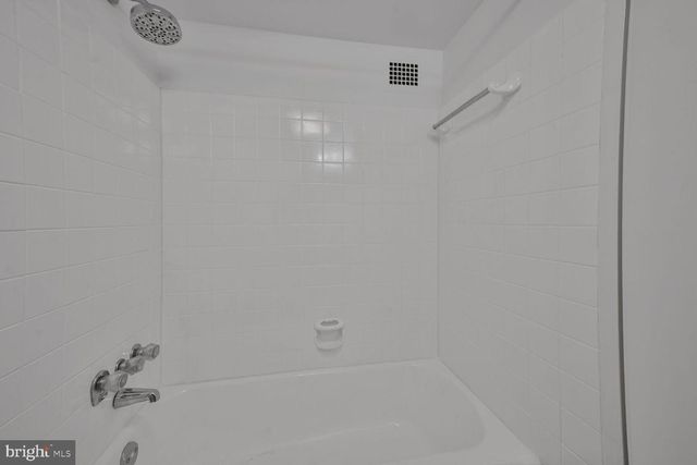 4201 CATHEDRAL AVE NW #303E, Washington, DC 20016