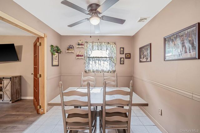 19 Washington Heights Street, Selden, NY 11784