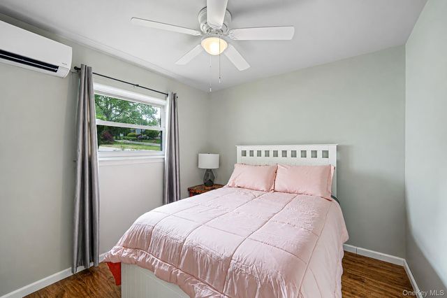 19 Washington Heights Street, Selden, NY 11784