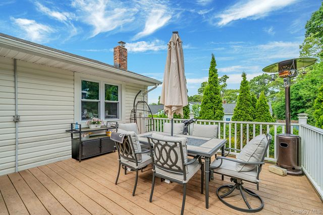 19 Washington Heights Street, Selden, NY 11784