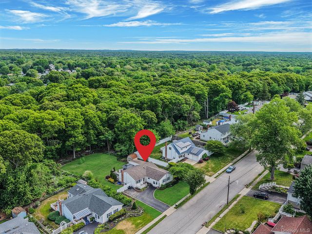 19 Washington Heights Street, Selden, NY 11784