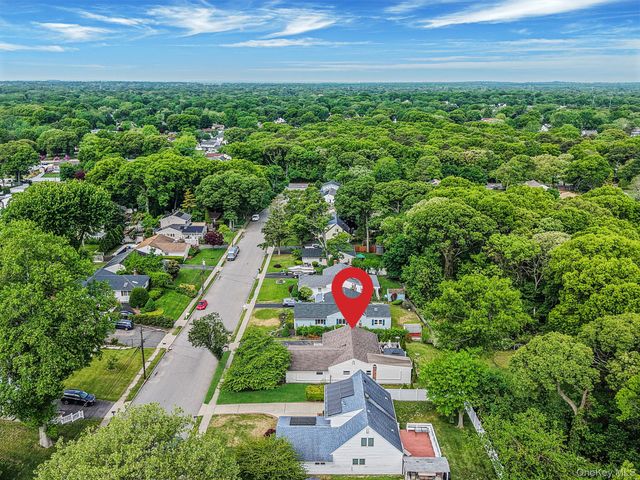 19 Washington Heights Street, Selden, NY 11784
