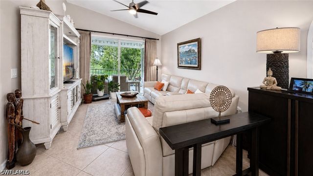 8274 Twelve Oaks CIR 126, Naples, FL 34113