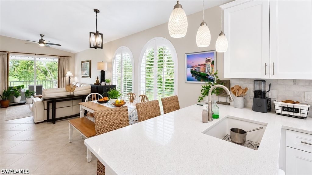 8274 Twelve Oaks CIR 126, Naples, FL 34113