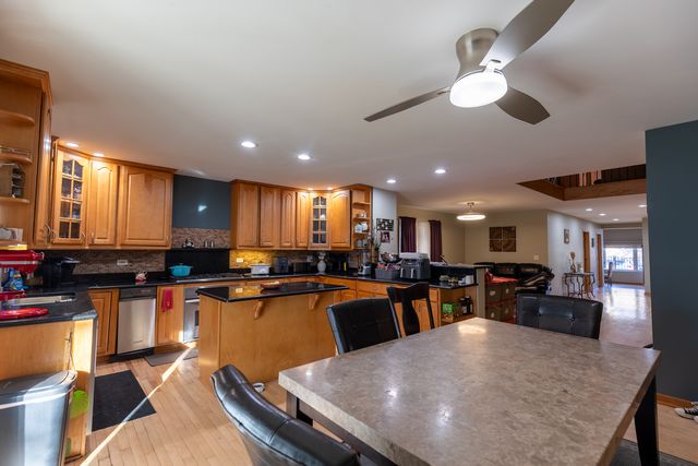 4716 N Kilbourn Avenue, Chicago, IL 60630