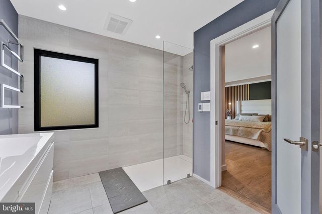 1228 PERRY WILLIAM DR, Mclean, VA 22101