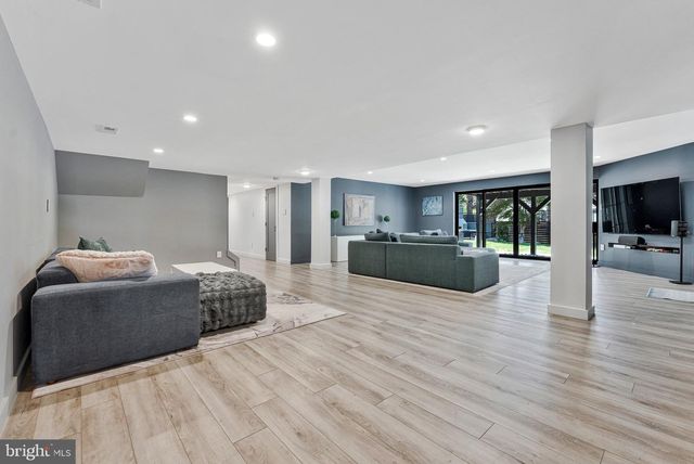 1228 PERRY WILLIAM DR, Mclean, VA 22101