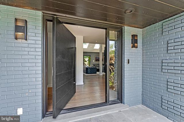 1228 PERRY WILLIAM DR, Mclean, VA 22101
