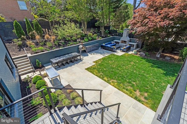 1228 PERRY WILLIAM DR, Mclean, VA 22101