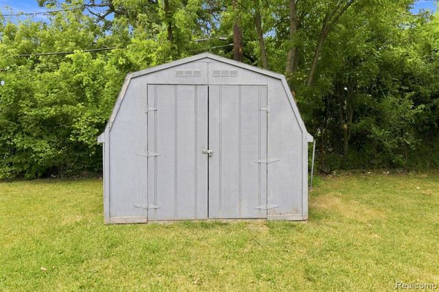 13077 Georgiana Avenue, Warren, MI 48089
