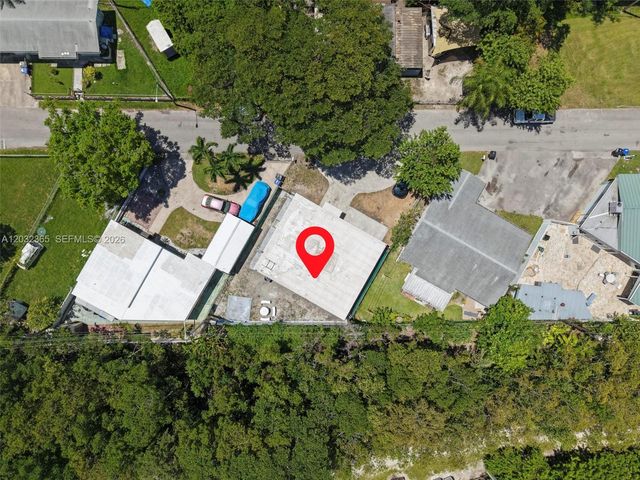 2475 NE 137th St, North Miami Beach, FL 33181