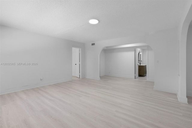 2475 NE 137th St, North Miami Beach, FL 33181