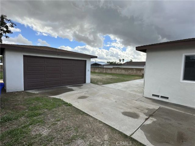 11241 Cactus, Bloomington, CA 92316