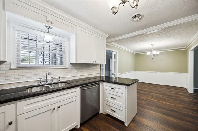 1115 Post Street, Houston, TX 77022