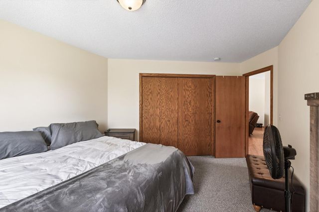 6237 Kalenda Lane NE, Albertville, MN 55301