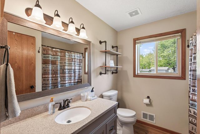 6237 Kalenda Lane NE, Albertville, MN 55301
