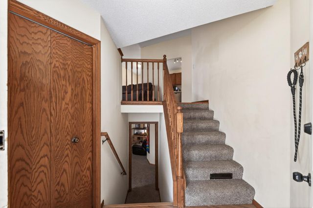 6237 Kalenda Lane NE, Albertville, MN 55301
