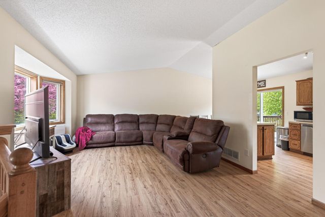 6237 Kalenda Lane NE, Albertville, MN 55301