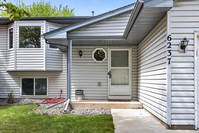 6237 Kalenda Lane NE, Albertville, MN 55301