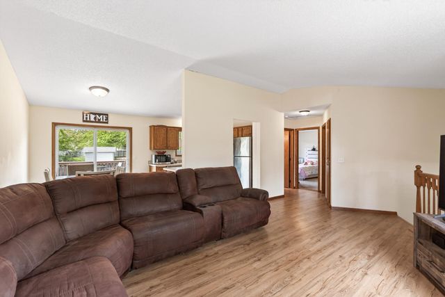 6237 Kalenda Lane NE, Albertville, MN 55301