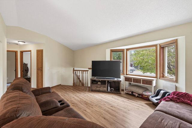 6237 Kalenda Lane NE, Albertville, MN 55301