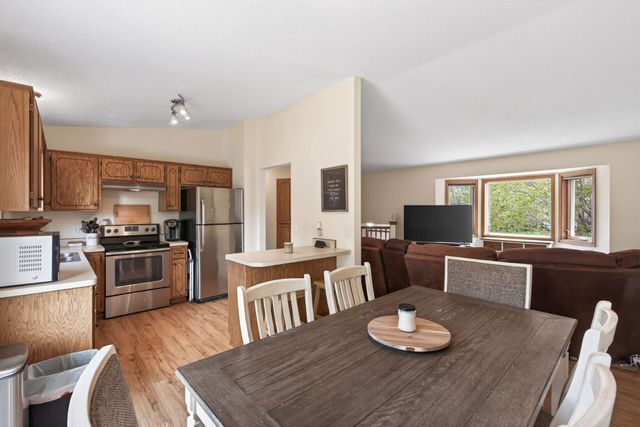 6237 Kalenda Lane NE, Albertville, MN 55301