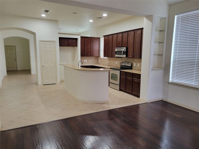 508 Hummingbird Drive, Little Elm, TX 75068