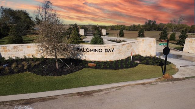 1051 Lakeway Drive, Sanger, TX 76266