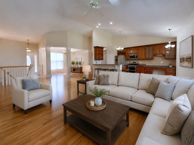 11819 Wolf Creek Lane, Plainfield, IL 60585