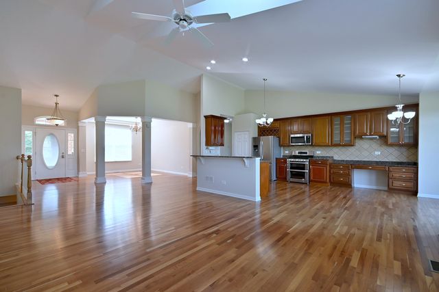 11819 Wolf Creek Lane, Plainfield, IL 60585