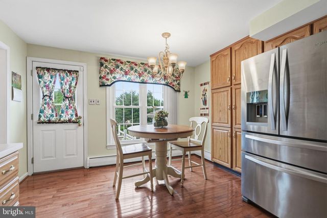 64 WINDMILL DR, Holland, PA 18966