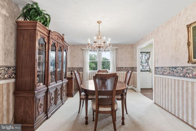 64 WINDMILL DR, Holland, PA 18966