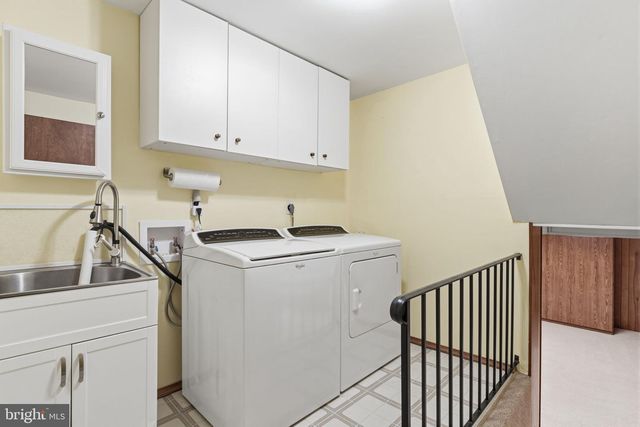 64 WINDMILL DR, Holland, PA 18966