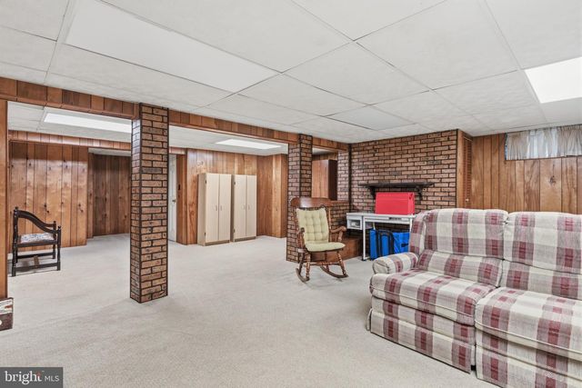 64 WINDMILL DR, Holland, PA 18966